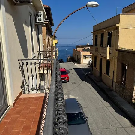 Mare E Monti Delux Nel Centro Storico Di Шилла